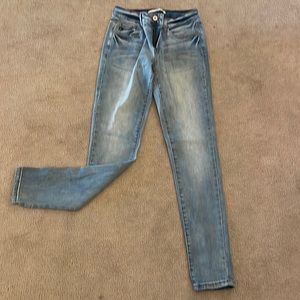 Kancan estillo zip fly midrise ankle skinny Jean med-light wash size 5/26